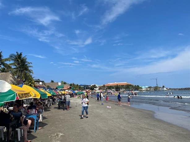 Se dispara afluencia de turistas en playas del Puerto de Veracruz