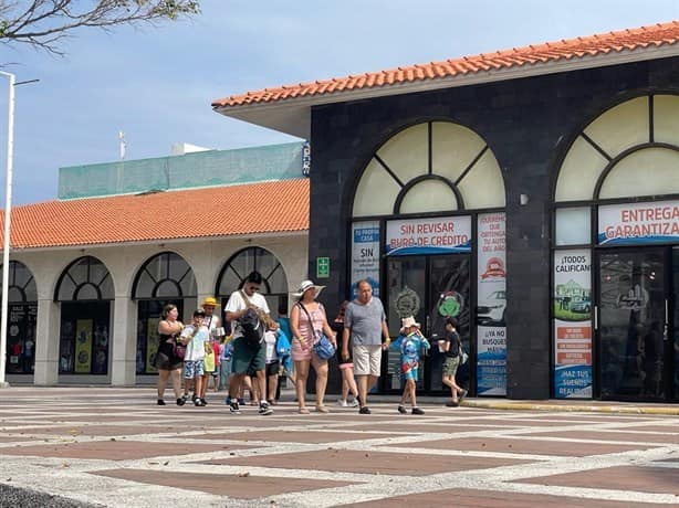 Se dispara afluencia de turistas en playas del Puerto de Veracruz