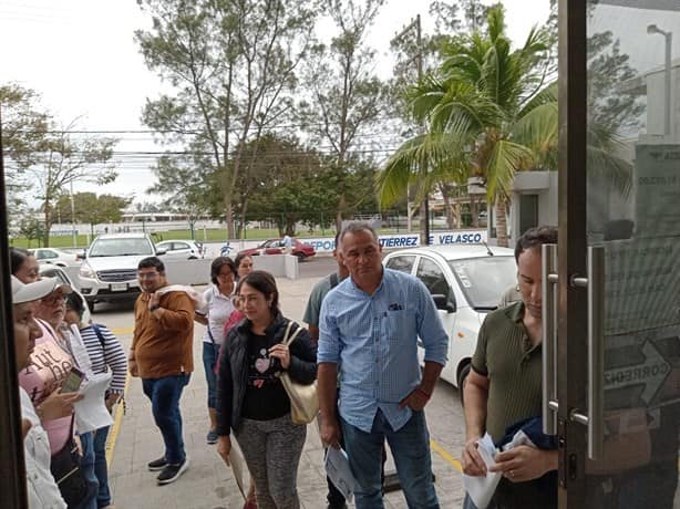 Hicieron fila por 5 horas en Módulo de Licencias de Veracruz y al final los corrieron para cerrar | VIDEO