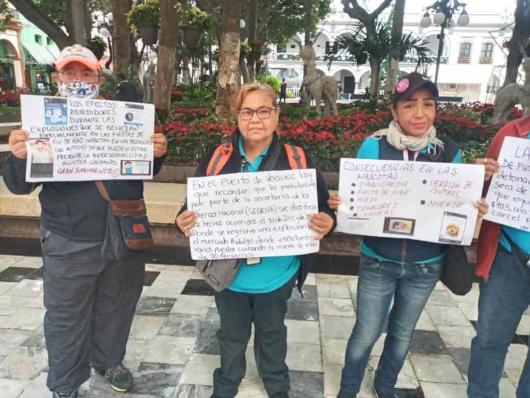 Ciudadanos y animales sufren con uso de pirotecnia en Veracruz