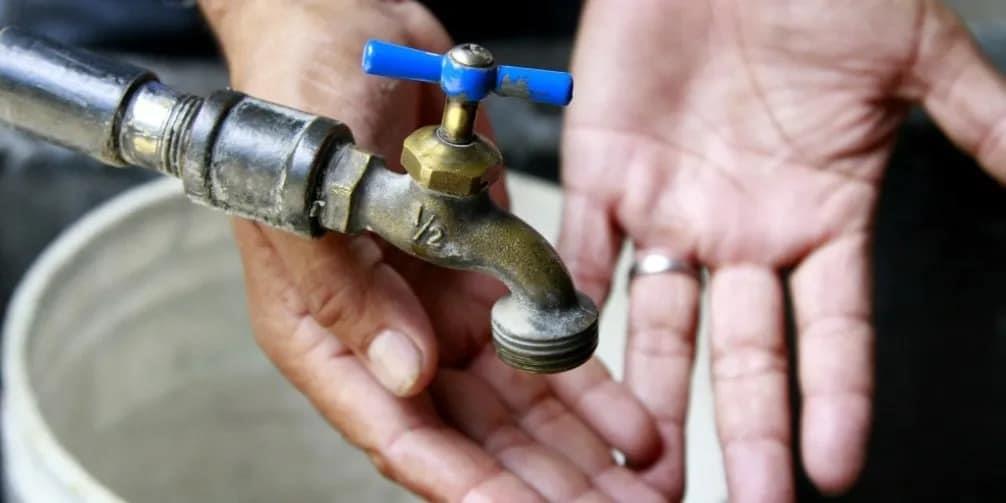 Cortes de agua son un negocio en Veracruz; cobran hasta mil 500 pesos de reconexión