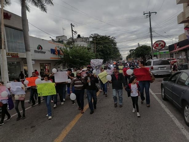 Protestan y marchan contra los abusos de Fuerza Civil de la región de Cardel