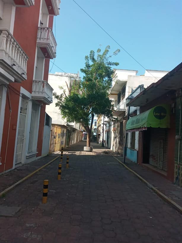 Comercios del centro de Veracruz lucen cerrados por la llegada de Año Nuevo