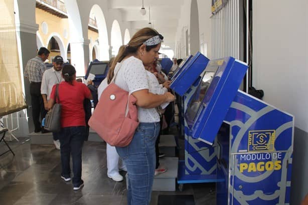 Largas filas para pagar el Predial en el Puerto de Veracruz