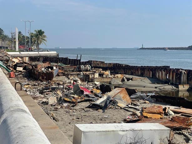 Continúa el desmantelamiento del buque Cañonero Guanajuato en Boca del Río