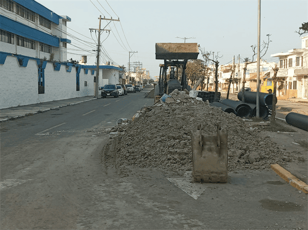 Rezago en rehabilitación de avenida La Fragua causa atascos