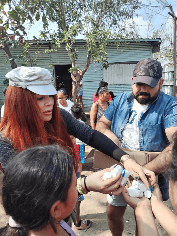 Empresaria Veracruzana, Vianey Jefrey, lleva reyes a hospitales y colonias populares