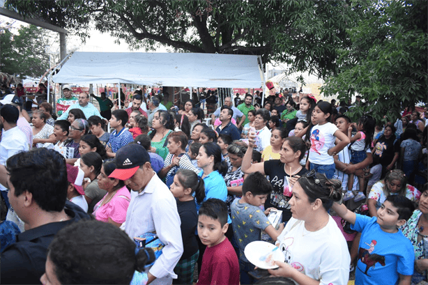 Marcos Isleños celebra el día de Reyes juntos a los niños de Medellín