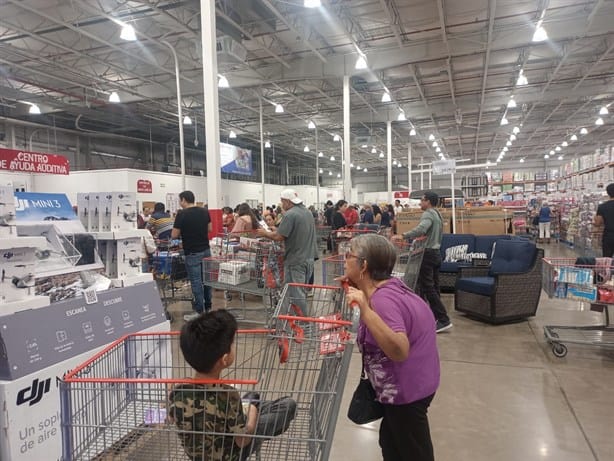 ¡Se acabaron! Personas ya no alcanzan a comprar roscas de reyes de Costco, en Veracruz