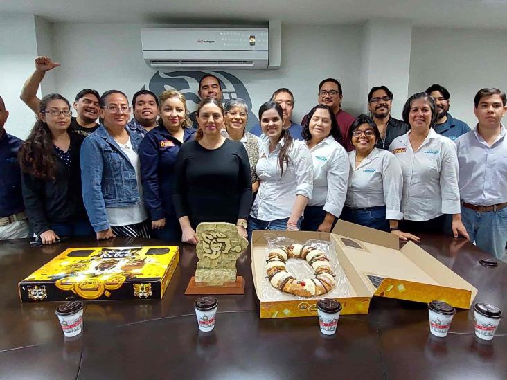 Corporativo Imagen del Golfo comparte Rosca de Reyes de El Gran Café de La Parroquia