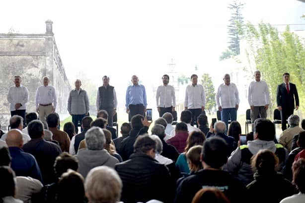 AMLO promete desde Veracruz dos reformas para garantizar pensiones y aumento al salario mínimo