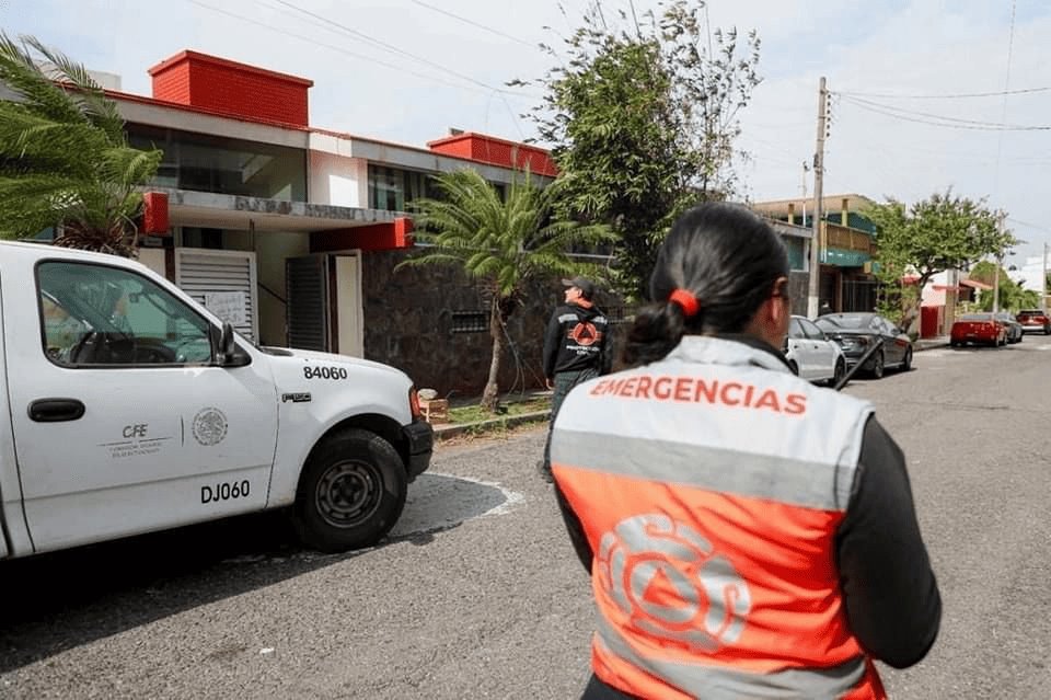 Rehabilitan semáforos en calles de Boca del Río