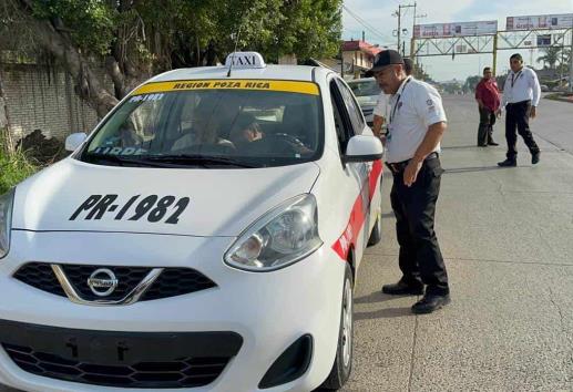 ¡Atento! Falsifican documento para alterar tarifas de taxi en Poza Rica y Tihuatlán | VIDEO