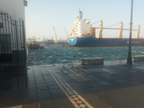 Norte vacía el Malecón de Veracruz