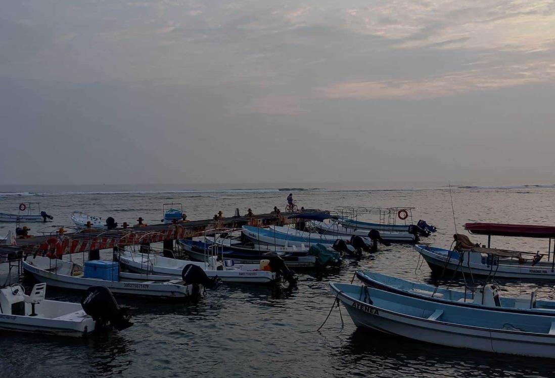 ¿Se confían pescadores?, pese al norte, por esta razón dejaron sus lanchas en el mar