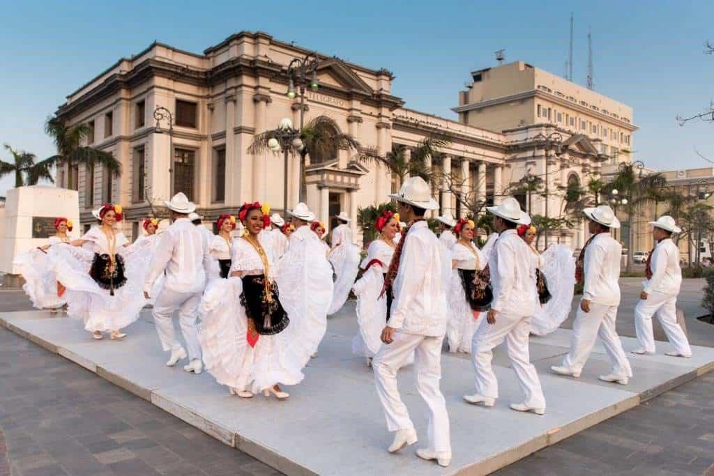 Anuncian desfile del Ballet Folklórico en Veracruz este sábado; este es el recorrido