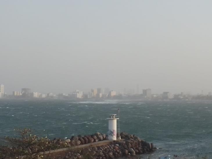 Rachas de viento del frente frío 27 llegarían a los 95 km/h