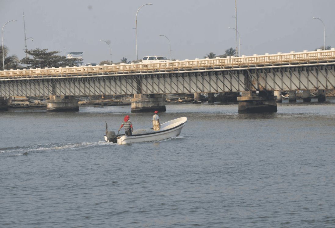 Azolvamiento en desembocadura del Río Jamapa alerta pescadores