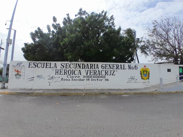 ¡Escándalo en escuela de Veracruz! Sorprenden a estudiante vendiendo medicinas controladas