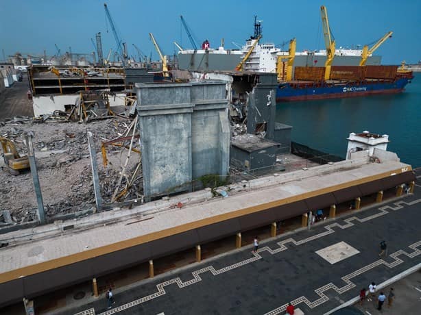 Así avanza la demolición de antiguas bodegas del puerto de Veracruz | FOTOS