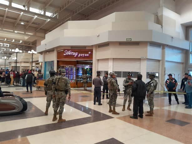 Asaltan con arma de fuego joyería en centro comercial del Puerto de Veracruz