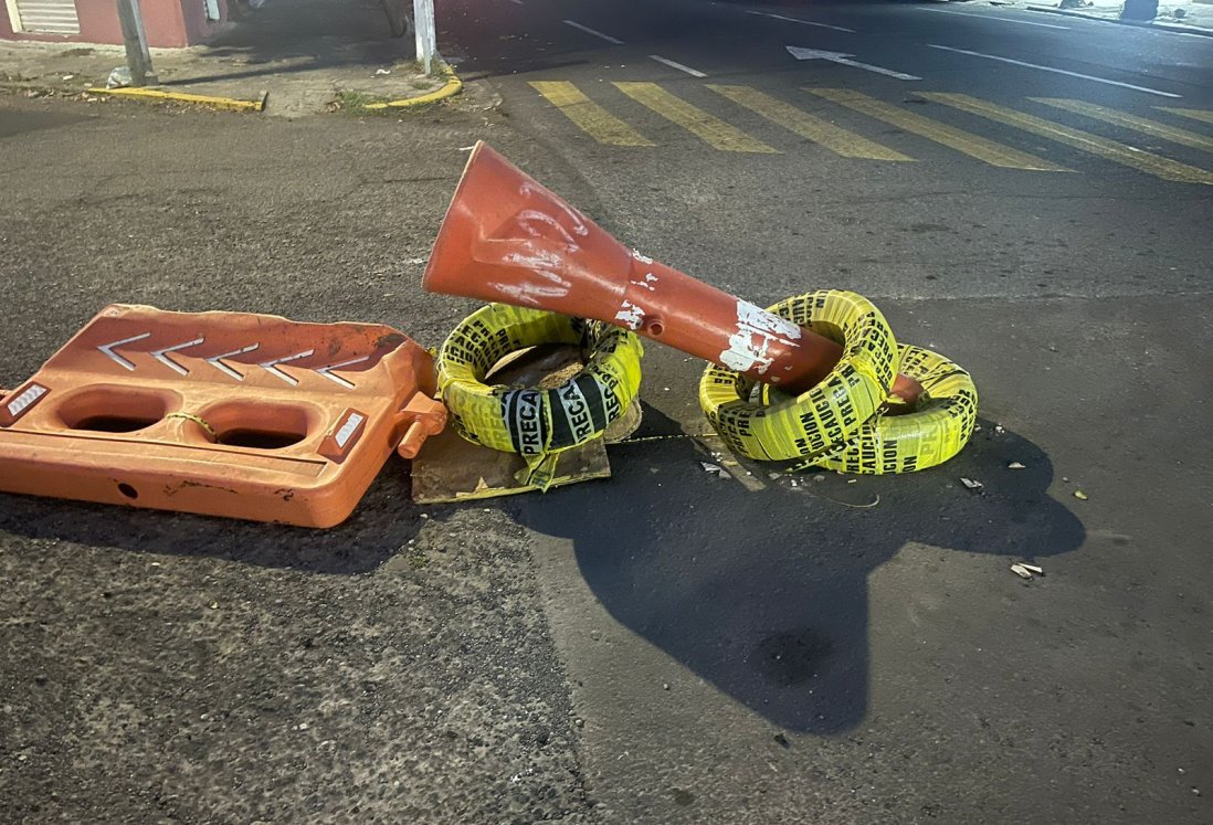 Agujero tapado con llantas en Ignacio de la Llave, Veracruz