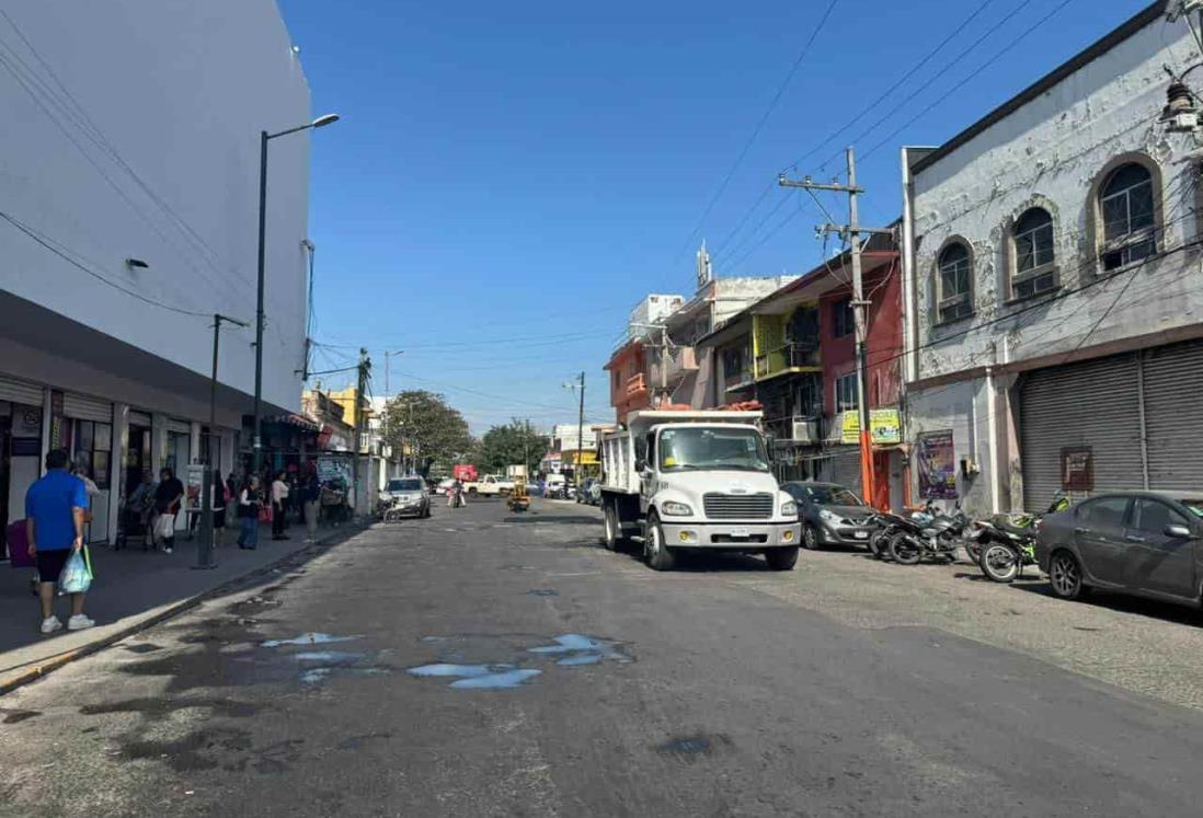 Por bacheo cierran una de las vialidades más transitadas del Puerto de Veracruz