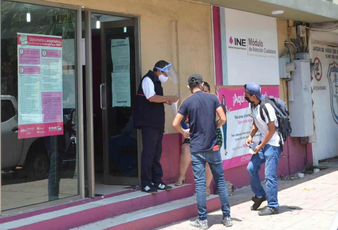 Módulos del INE en Veracruz amplían horarios para actualizar credenciales para votar