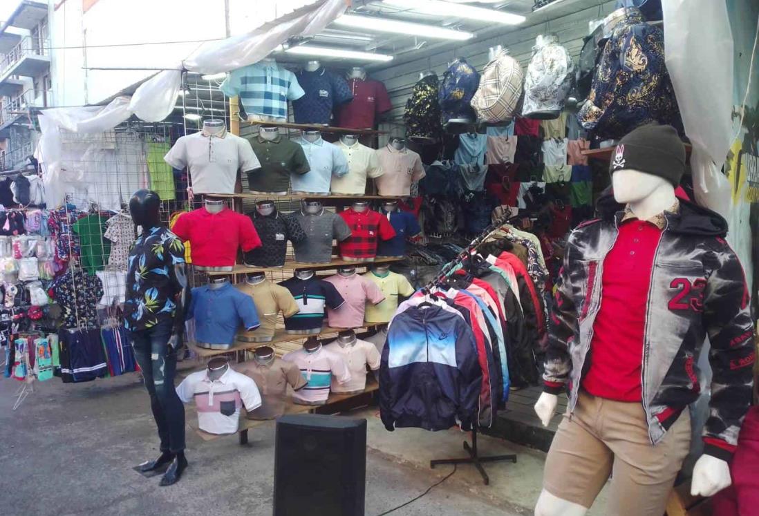 Se incrementa la venta de ropa de frío en Veracruz.