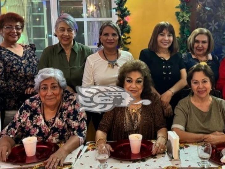 Las Damas Voluntarias de la Cruz Roja Delegación Minatitlán en la tradicional rosca de reyes