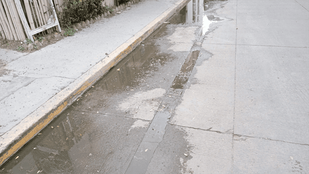 Vecinos de Puente Moreno denuncian río de aguas negras