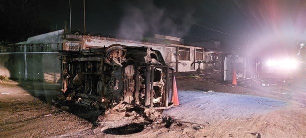 Pobladores enardecidos incendian patrullas y Palacio de Lerdo de Tejada | VIDEO