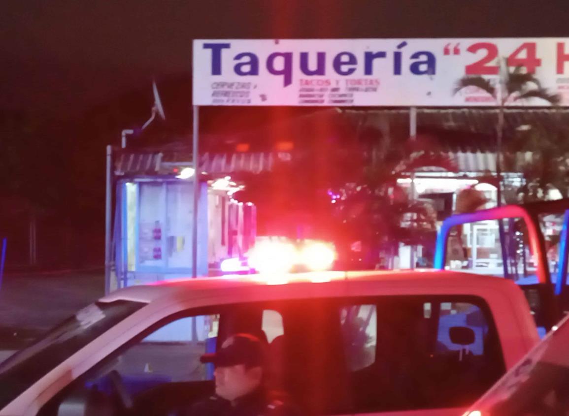 Ejecutado en Coatzacoalcos; le disparan afuera de taquería 