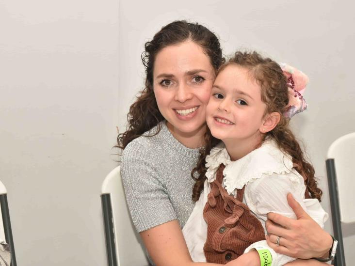 Renata Notario Contreras es festejada por sus 5 años de vida