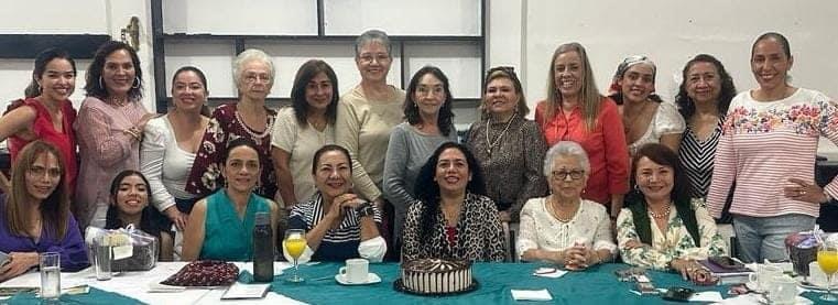 Damas rotarianas cumpleañeras reciben parabienes