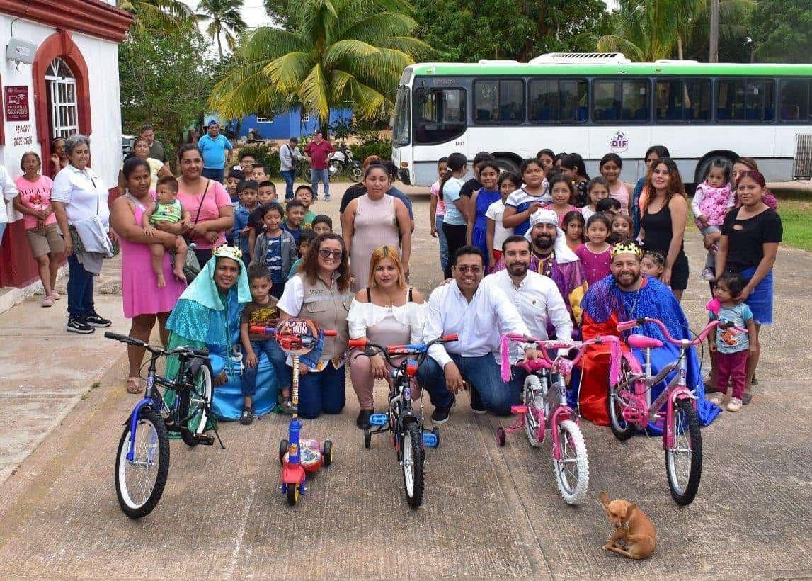 Magno Festival «Enero, Mes de los Reyes del Hogar» llena de alegría a miles de niños de la zona rural de Coatzacoalcos