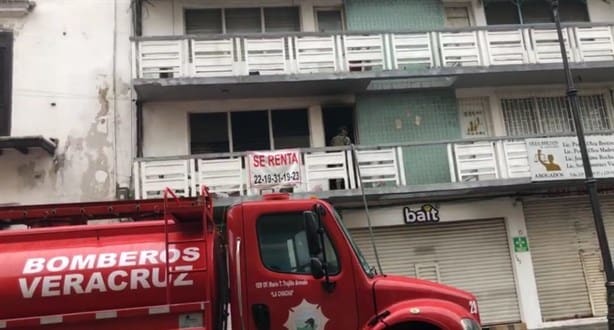 Se incendia edificio junto a la catedral del puerto de  Veracruz