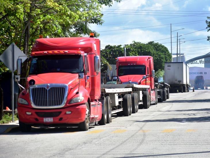 ¿En qué carreteras del Sur de Veracruz habrá paro de transportistas?