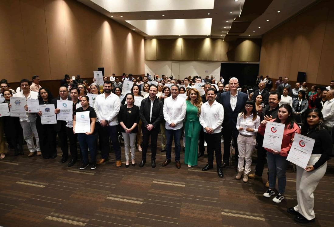 Sectur entrega certificaciones a prestadores de servicios en Veracruz