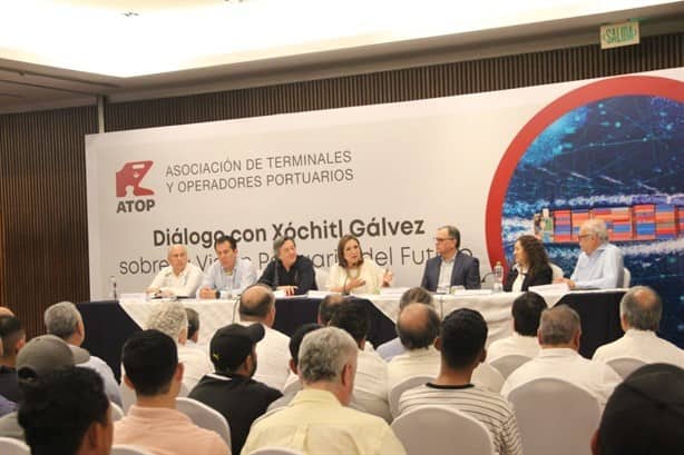 Xóchitl Gálvez se reúne con portuarios de Veracruz | VIDEO