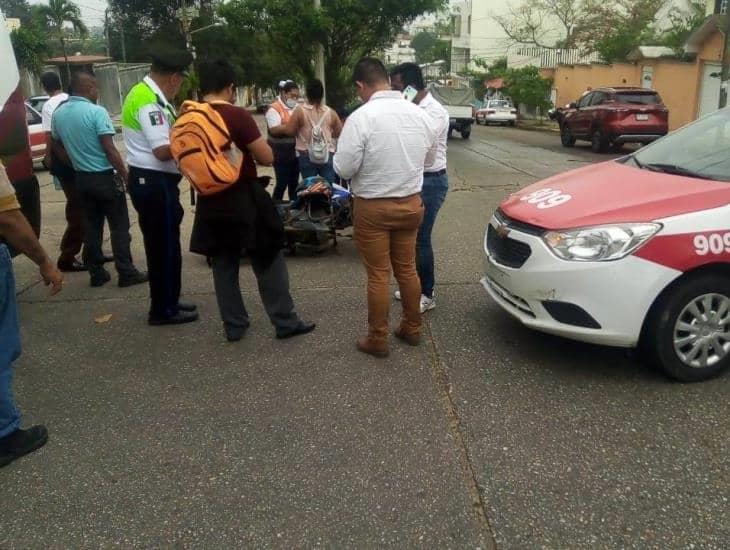 Choque frente al panteón Jardín deja una familia lesionada en Coatzacoalcos