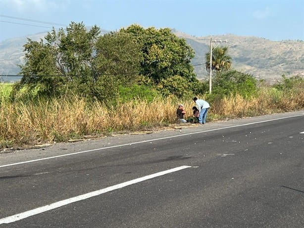 Automovilista en Actopan pierde el control y se estrella contra muro de contención