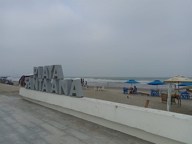 Frente Frío 30: Así sorprendió el norte a palaperos de playa en Boca del Río