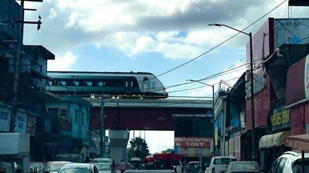 Así reaccionan al paso del Tren Maya en pleno centro de esta ciudad