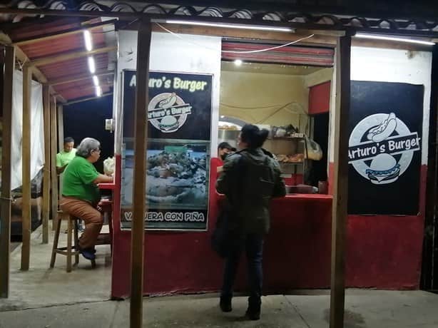 Sazón del Istmo: Arturo’s Burguer, 18 años apostando por Coatzacoalcos | VIDEO