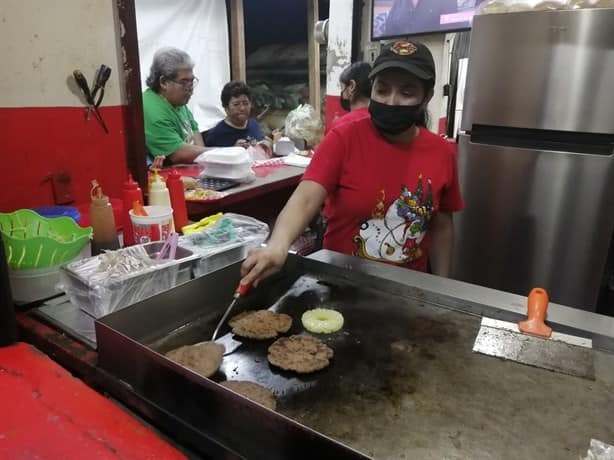 Sazón del Istmo: Arturo’s Burguer, 18 años apostando por Coatzacoalcos | VIDEO