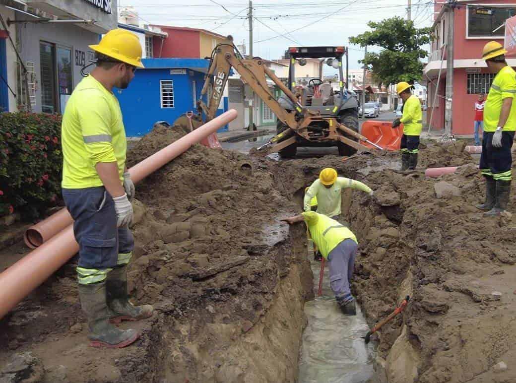 Esta calle de Boca del Río está cerrada a la circulación por trabajos de CAB