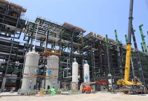 AMLO: Se contempla invertir en más refinerías para la autosuficiencia energética 