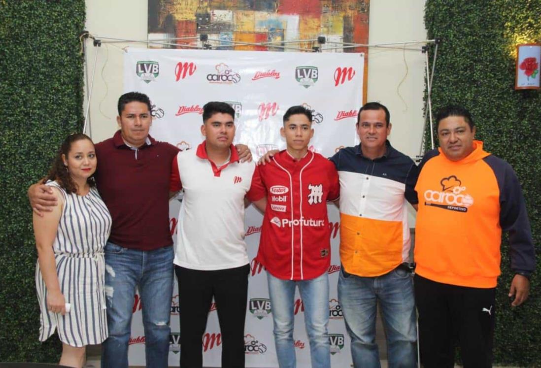 Firma veracruzano con Diablos Rojos