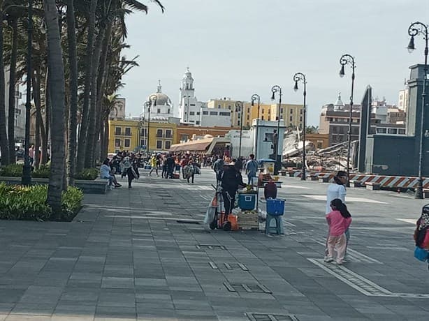 Pese al frente frío turistas llegan al puerto de Veracruz